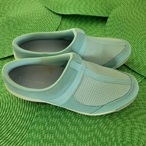 NWOT Easy Spirit Traveltime Size 9